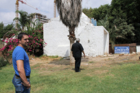 بلدية يهود تنتهك مقبرة العباسية قضاء يافا وتقيم عليها حديقة العاب